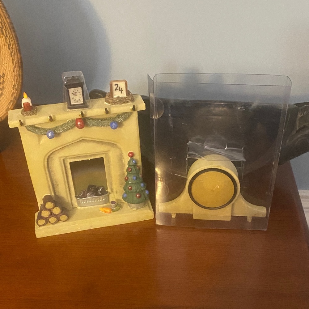 Xmas fireplace resin decoration. Tea light fits behind glass NWT